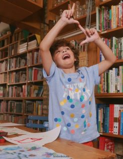 apranga lt Boden berniukai atsipalaidavę menininko rašto marškinėliai šviesiai mėlynas marlas 284XZZ862