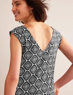 apranga lt Boden moterys marškininė suknelė be rankovių juodi ir botaniniai skaistalai 284XZZ949